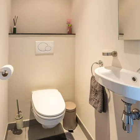 Апартаменты Wonderful 3br With Sublime Seaviews